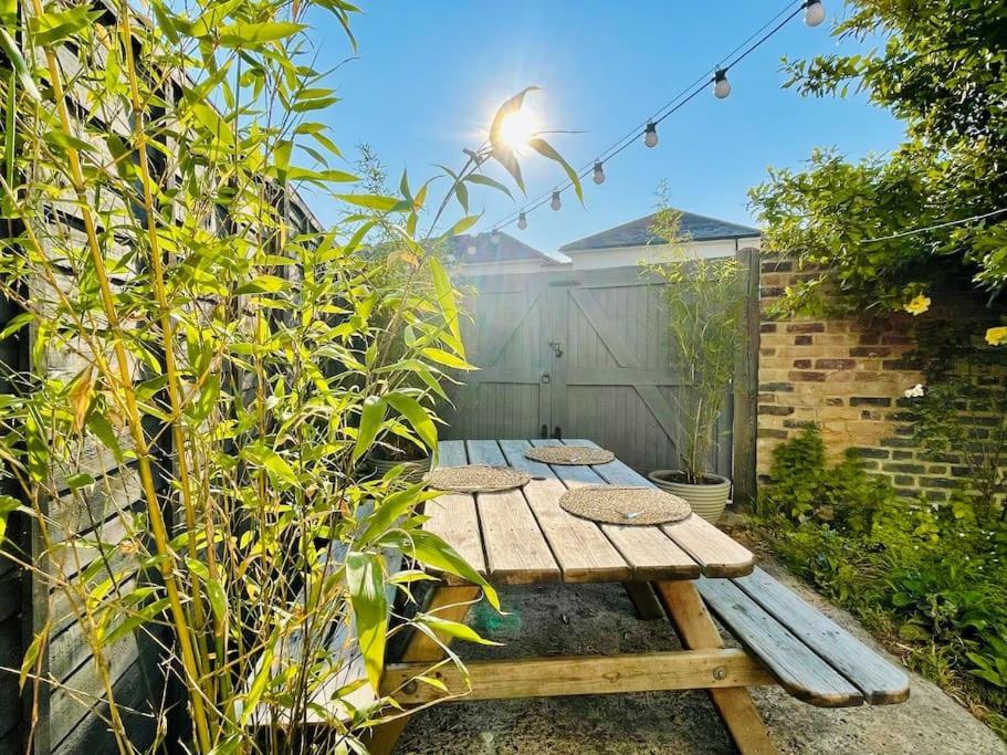 Northdene Cottage - Cosy Old Fisherman'S Cottage Two Mins From Sea - Free Parking - Wood Burning Stove - Roll Top Bath - Dog Friendly Deal Zewnętrze zdjęcie