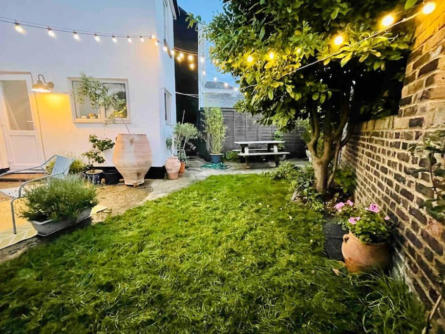 Northdene Cottage - Cosy Old Fisherman'S Cottage Two Mins From Sea - Free Parking - Wood Burning Stove - Roll Top Bath - Dog Friendly Deal Zewnętrze zdjęcie