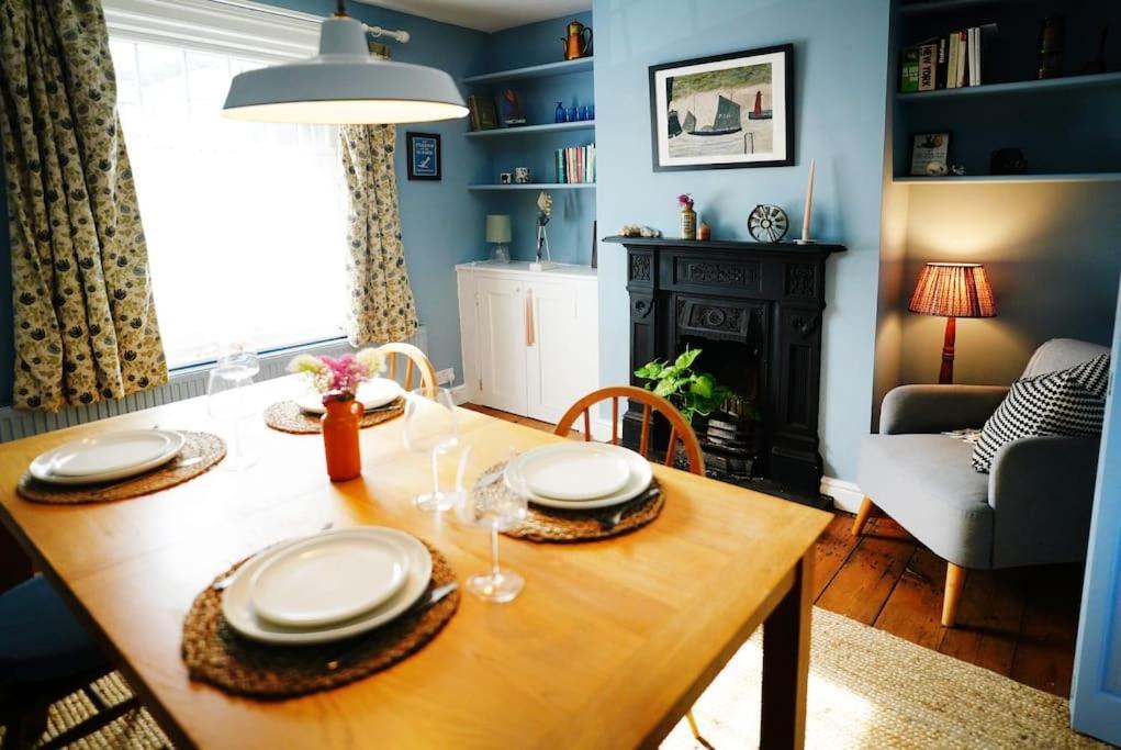 Northdene Cottage - Cosy Old Fisherman'S Cottage Two Mins From Sea - Free Parking - Wood Burning Stove - Roll Top Bath - Dog Friendly Deal Zewnętrze zdjęcie
